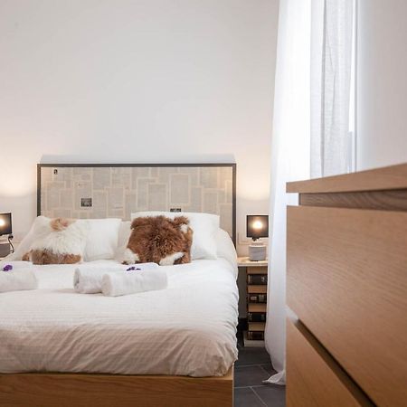 Spectacular Modern Apartment In The City Center Севілья Екстер'єр фото